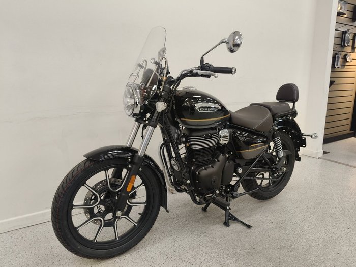 2026 Royal Enfield METEOR 350 SUPERNOVA Black