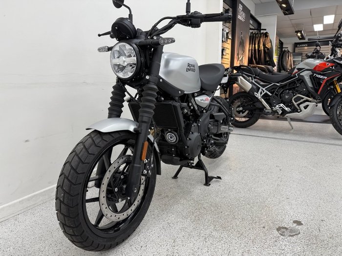 2026 Royal Enfield GUERILLA 450 Silver