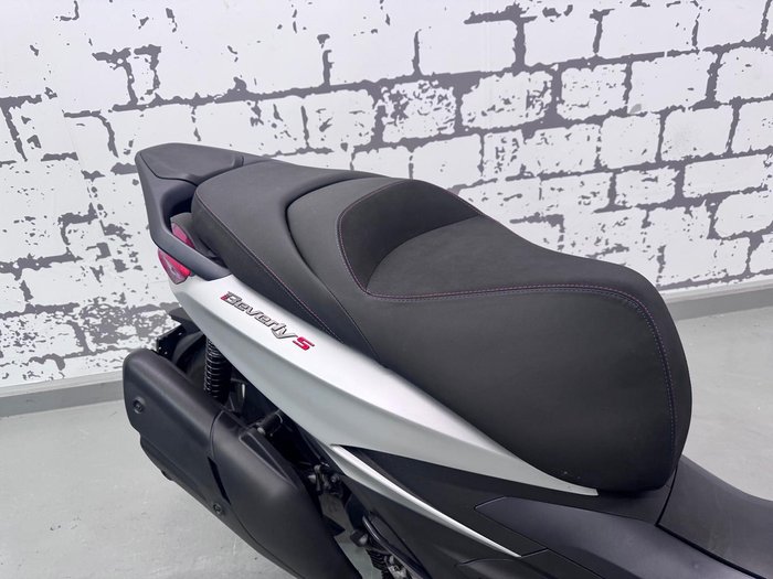 2021 Piaggio Beverly 400 S Beverly Silver