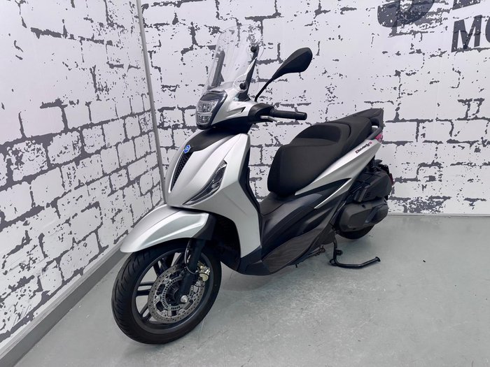 2021 Piaggio Beverly 400 S Beverly Silver
