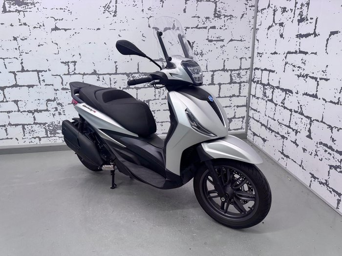 2021 Piaggio Beverly 400 S Beverly Silver