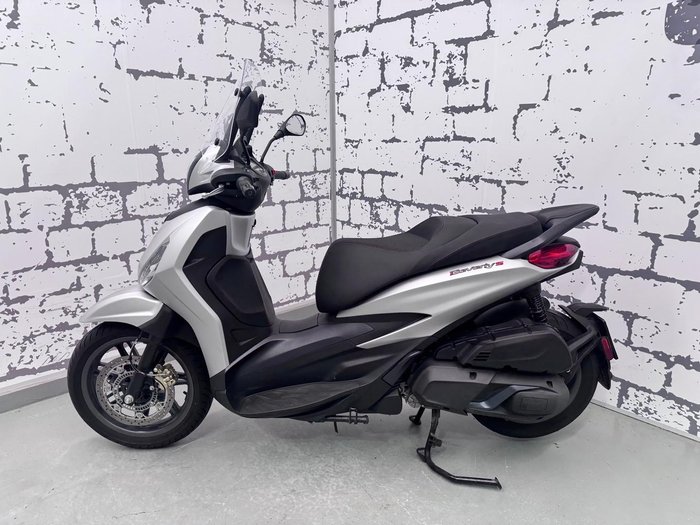 2021 Piaggio Beverly 400 S Beverly Silver