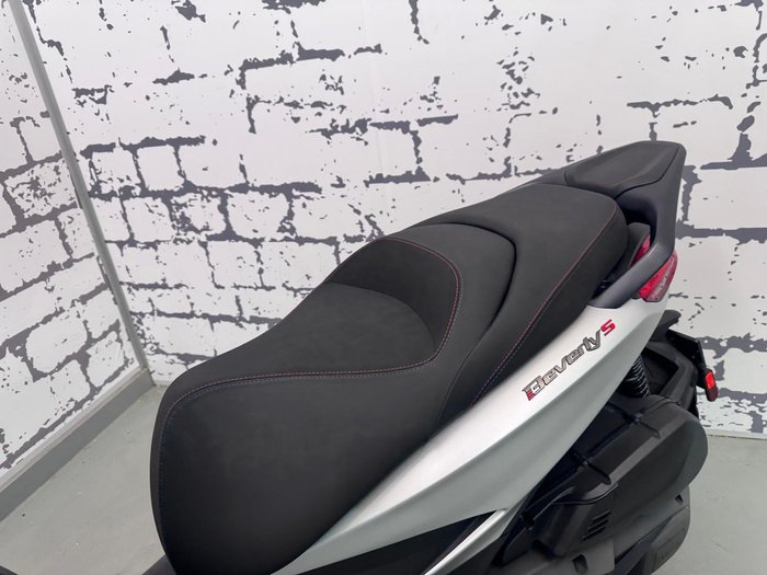 2021 Piaggio Beverly 400 S Beverly Silver
