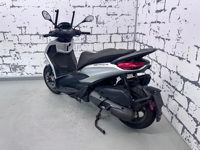 2021 Piaggio Beverly 400 S Beverly Silver