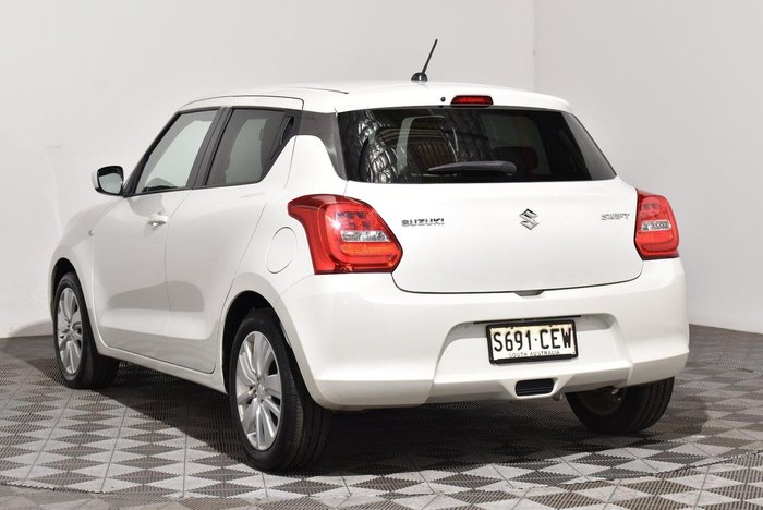 2018 Suzuki Swift GL Navigator