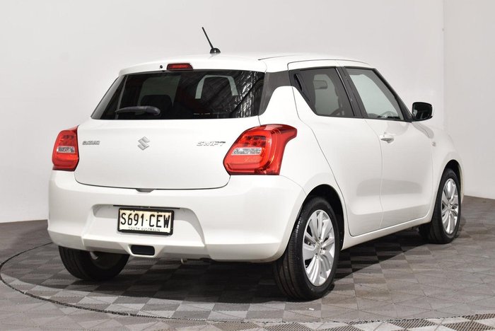 2018 Suzuki Swift GL Navigator