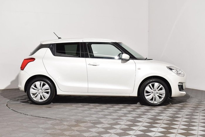 2018 Suzuki Swift GL Navigator