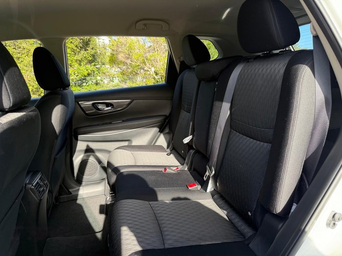 2022 Nissan X-TRAIL ST