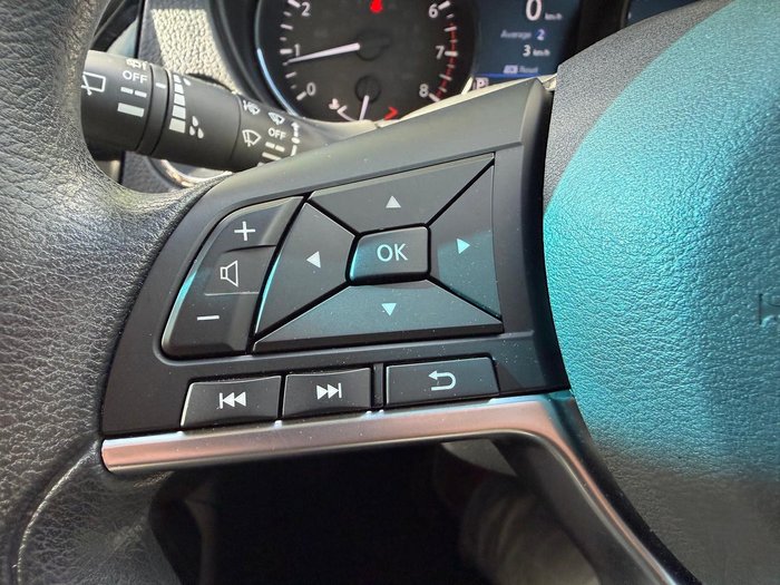 2022 Nissan X-TRAIL ST