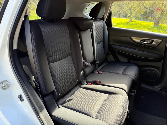 2022 Nissan X-TRAIL ST