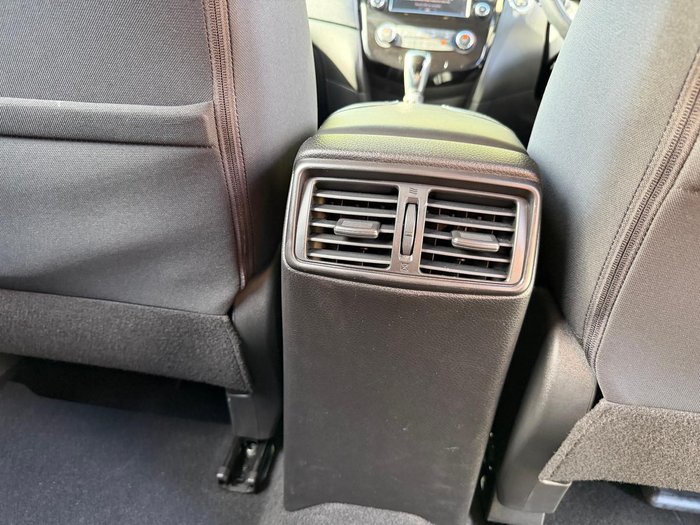 2022 Nissan X-TRAIL ST
