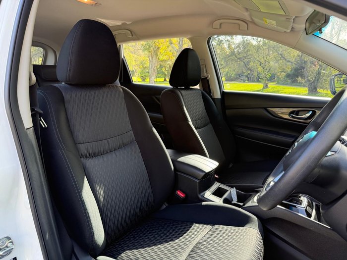 2022 Nissan X-TRAIL ST
