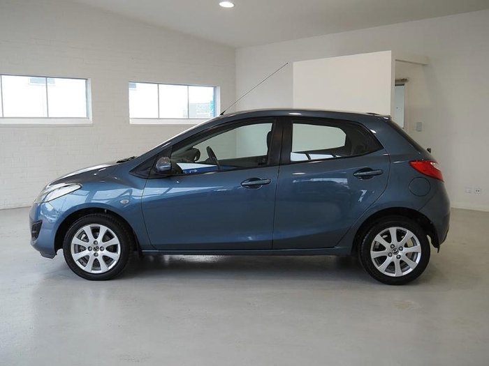2014 Mazda 2 Neo Sport