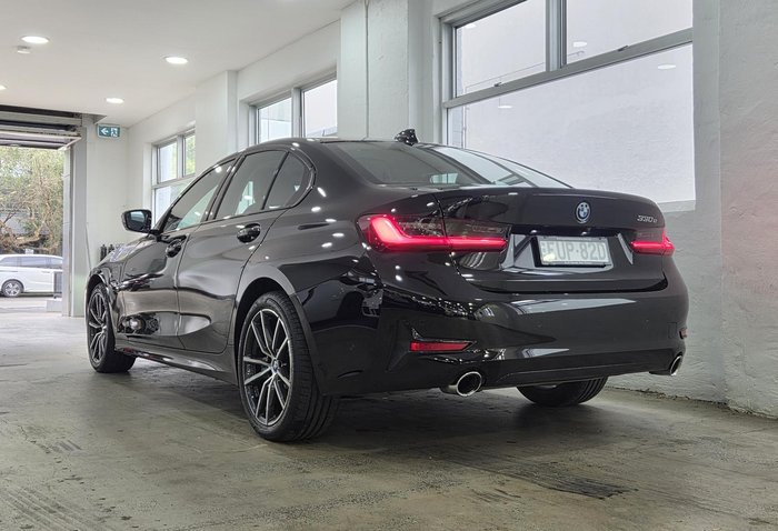 2022 BMW 3 Series 330e Luxury Line