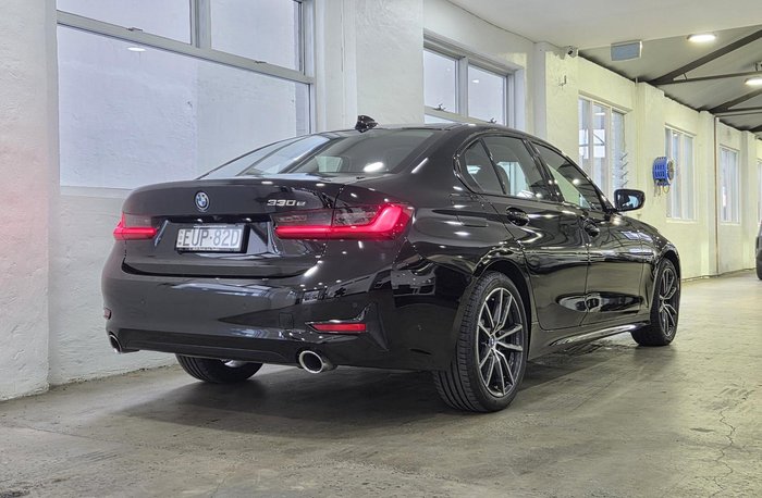 2022 BMW 3 Series 330e Luxury Line