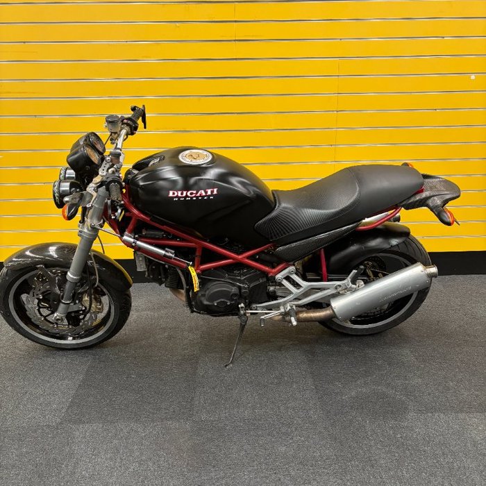 1999 DUCATI 900 MONSTER Black