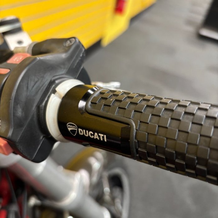 1999 DUCATI 900 MONSTER Black