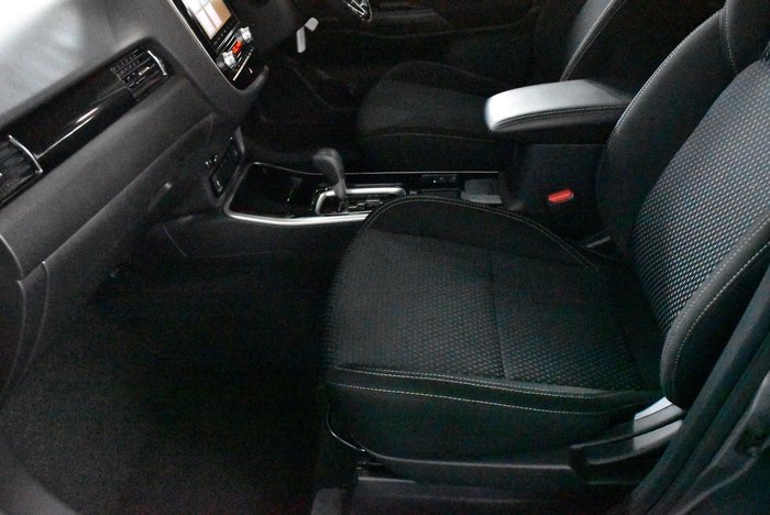 2020 Mitsubishi Outlander ES