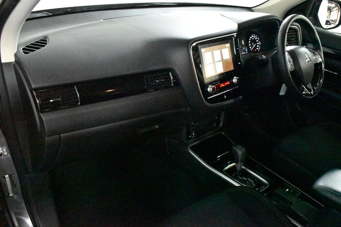 2020 Mitsubishi Outlander ES