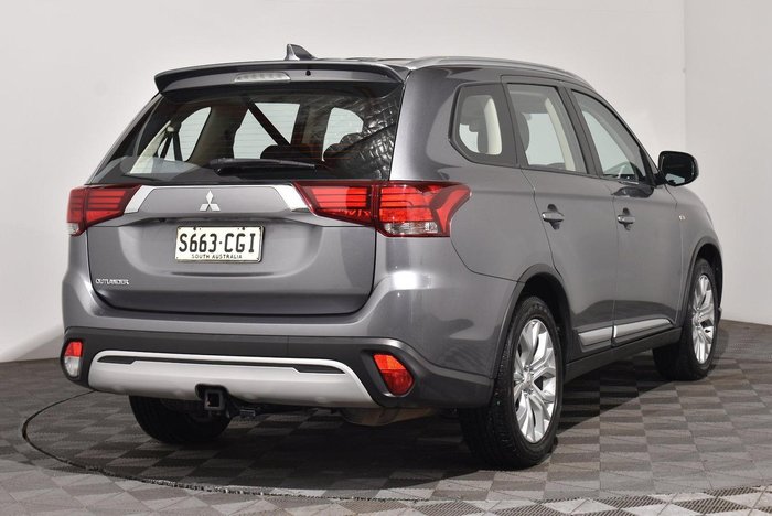 2020 Mitsubishi Outlander ES