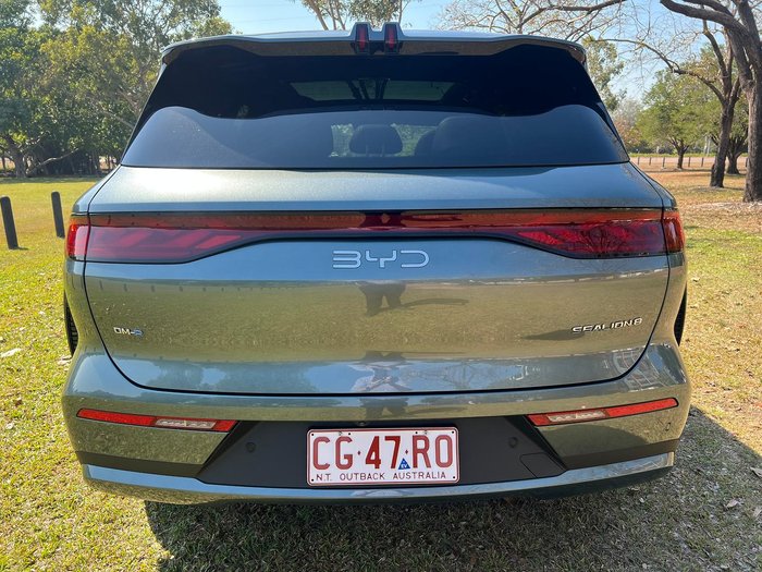 2025 BYD SEALION 8