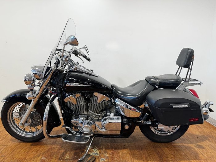 2005 Honda VTX1300 (VTX1300S) Black