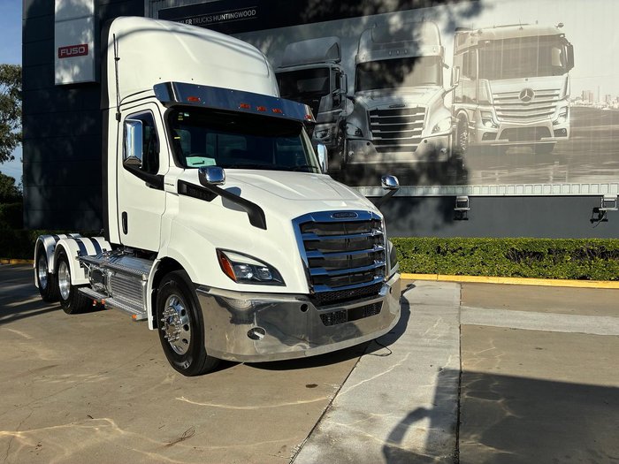 2025 Freightliner Cascadia