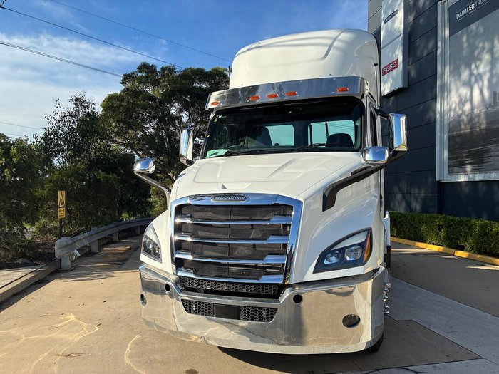 2025 Freightliner Cascadia