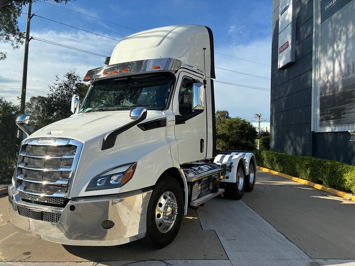 2025 Freightliner Cascadia