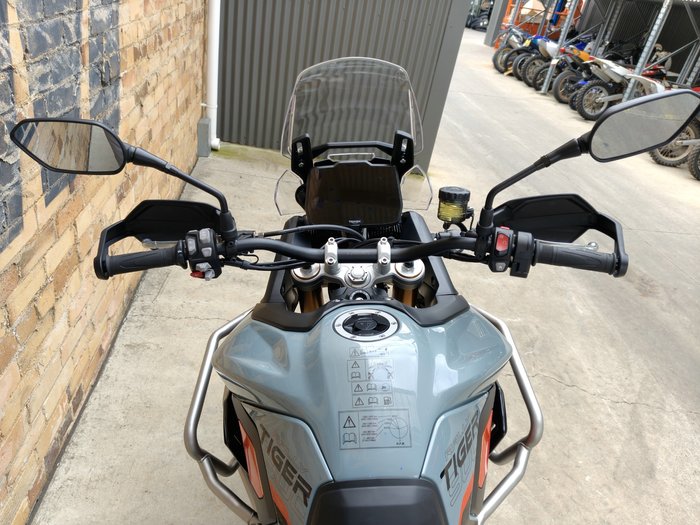 2026 TRIUMPH TIGER 900 DESERT EDITION ROAD GREY