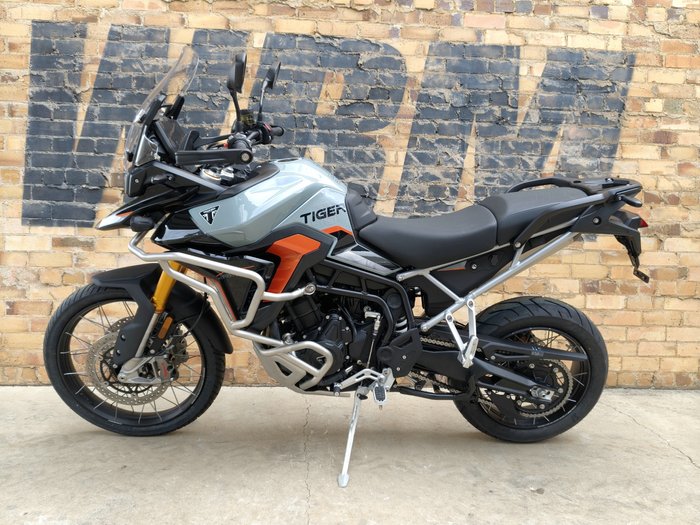 2026 TRIUMPH TIGER 900 DESERT EDITION ROAD GREY