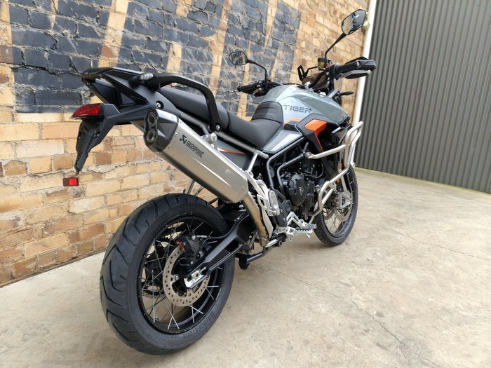 2026 TRIUMPH TIGER 900 DESERT EDITION ROAD GREY