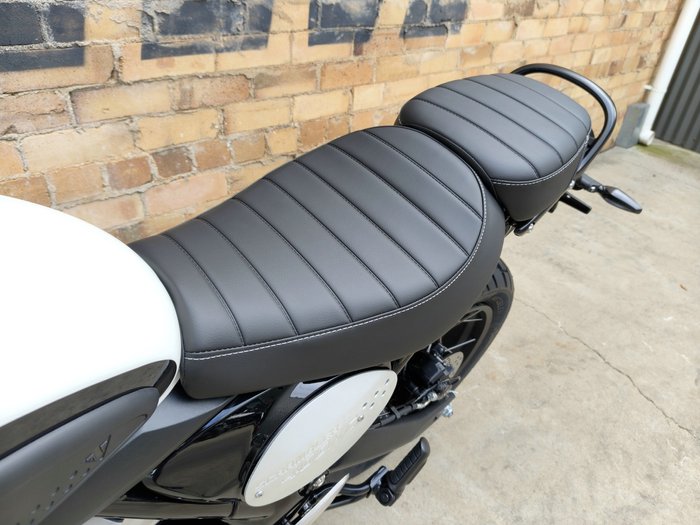2026 TRIUMPH SCRAMBLER 400 XC DUAL PURPOSE VANILLA