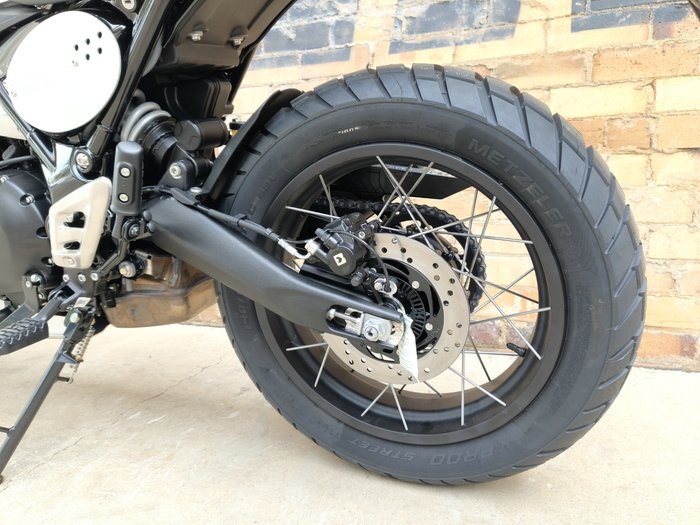 2026 TRIUMPH SCRAMBLER 400 XC DUAL PURPOSE VANILLA