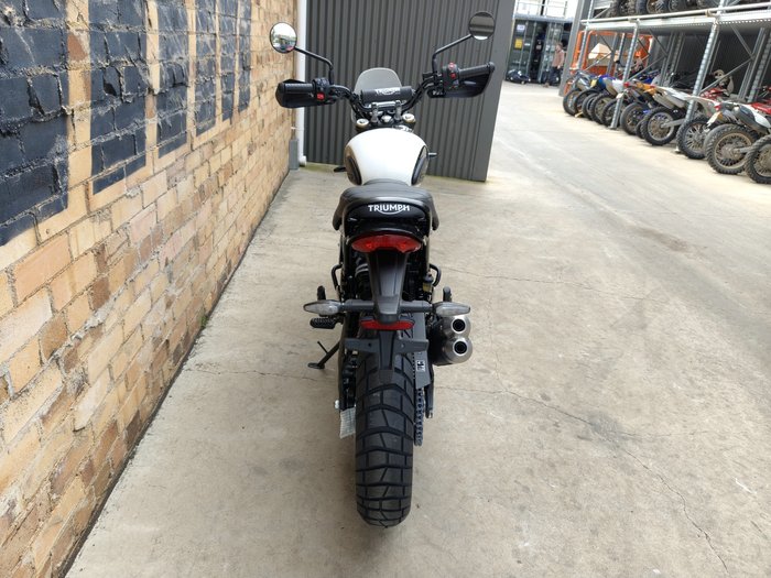 2026 TRIUMPH SCRAMBLER 400 XC DUAL PURPOSE VANILLA
