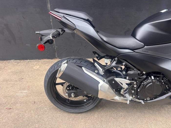 2026 Kawasaki Ninja 500 (EX500G) Ninja Black