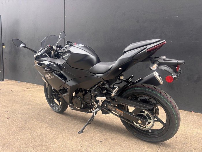 2026 Kawasaki Ninja 500 (EX500G) Ninja Black