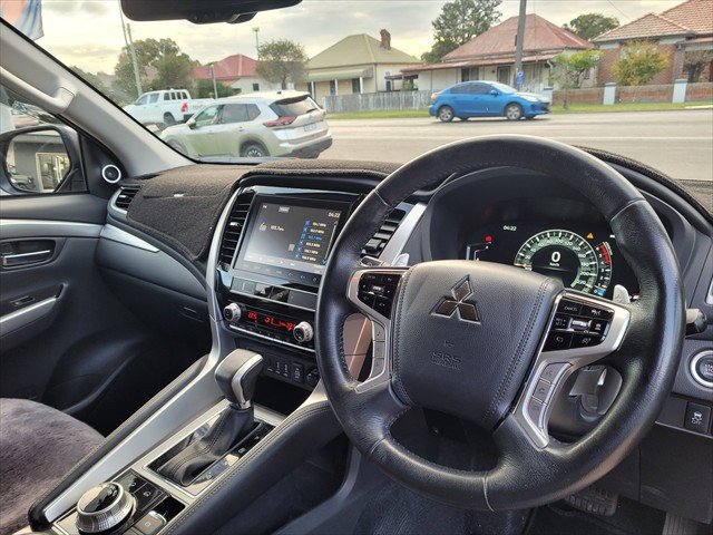 2024 Mitsubishi Pajero Sport Exceed