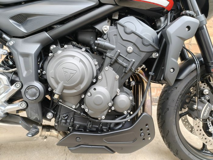 2023 TRIUMPH TRIDENT 660 ROAD BLACK