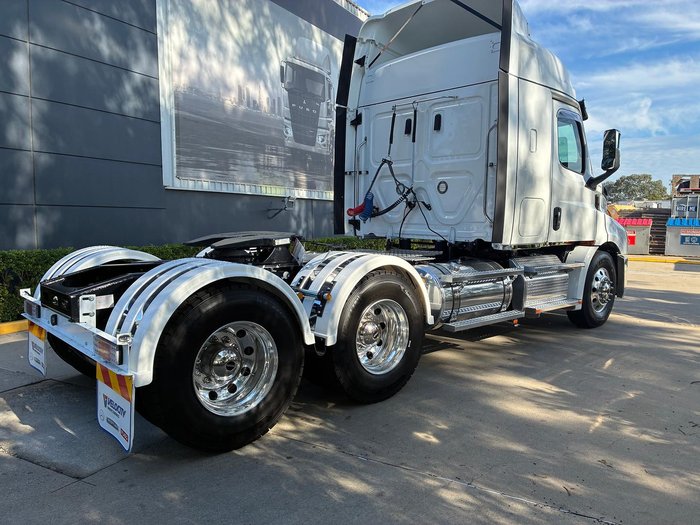 2024 Freightliner Cascadia
