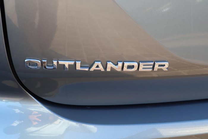 2023 Mitsubishi Outlander Exceed
