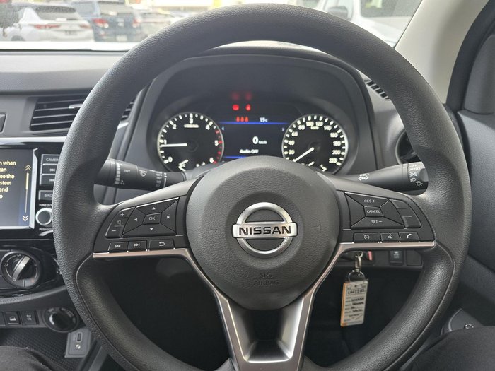 2025 Nissan Navara SL