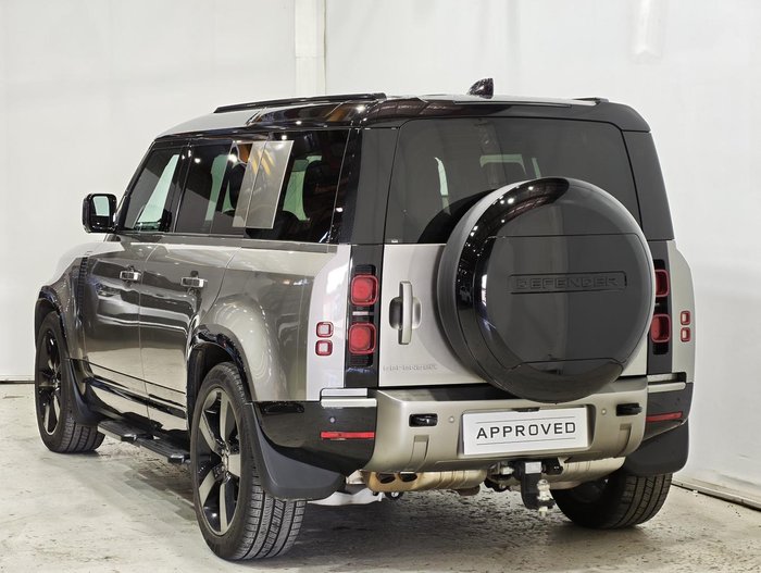 2025 Land Rover Defender 110 D350 X-Dynamic SE