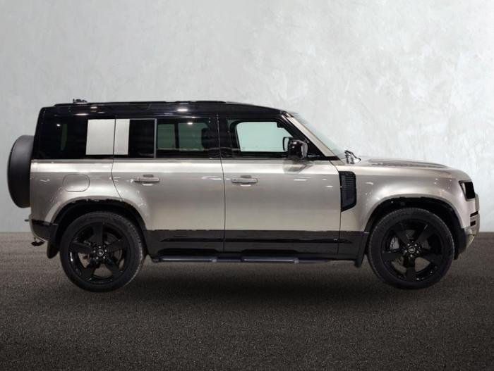 2025 Land Rover Defender 110 D350 X-Dynamic SE