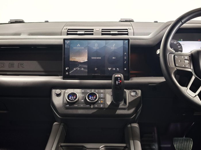 2025 Land Rover Defender 110 D350 X-Dynamic SE