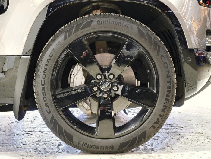 2025 Land Rover Defender 110 D350 X-Dynamic SE