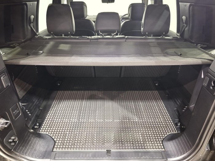 2025 Land Rover Defender 110 D350 X-Dynamic SE