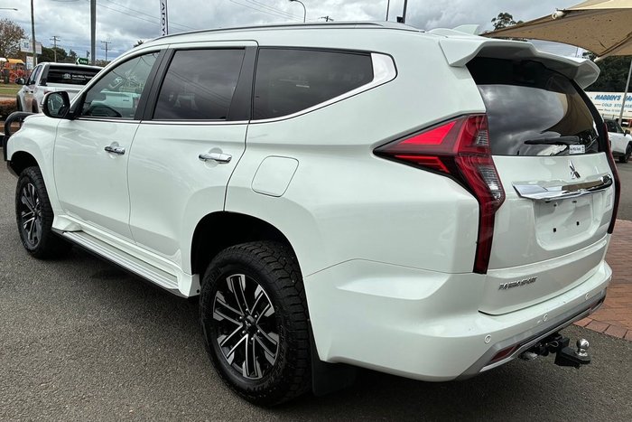 2022 Mitsubishi Pajero Sport GLS