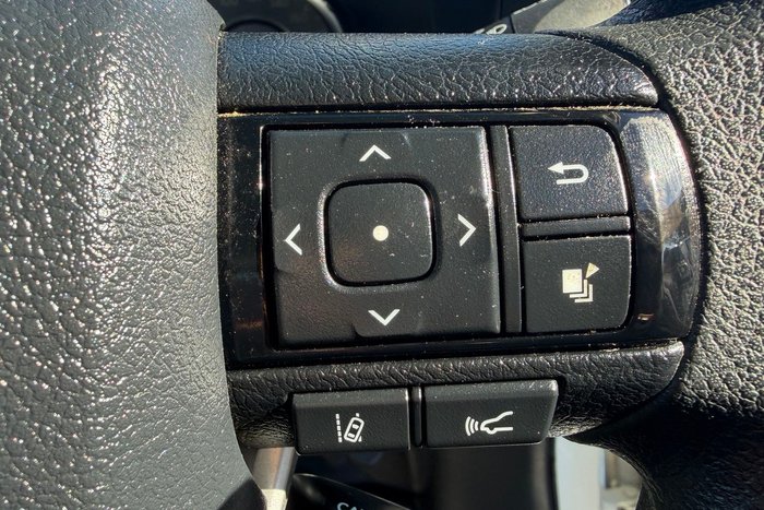 2024 Toyota Hilux SR