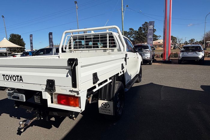 2024 Toyota Hilux SR
